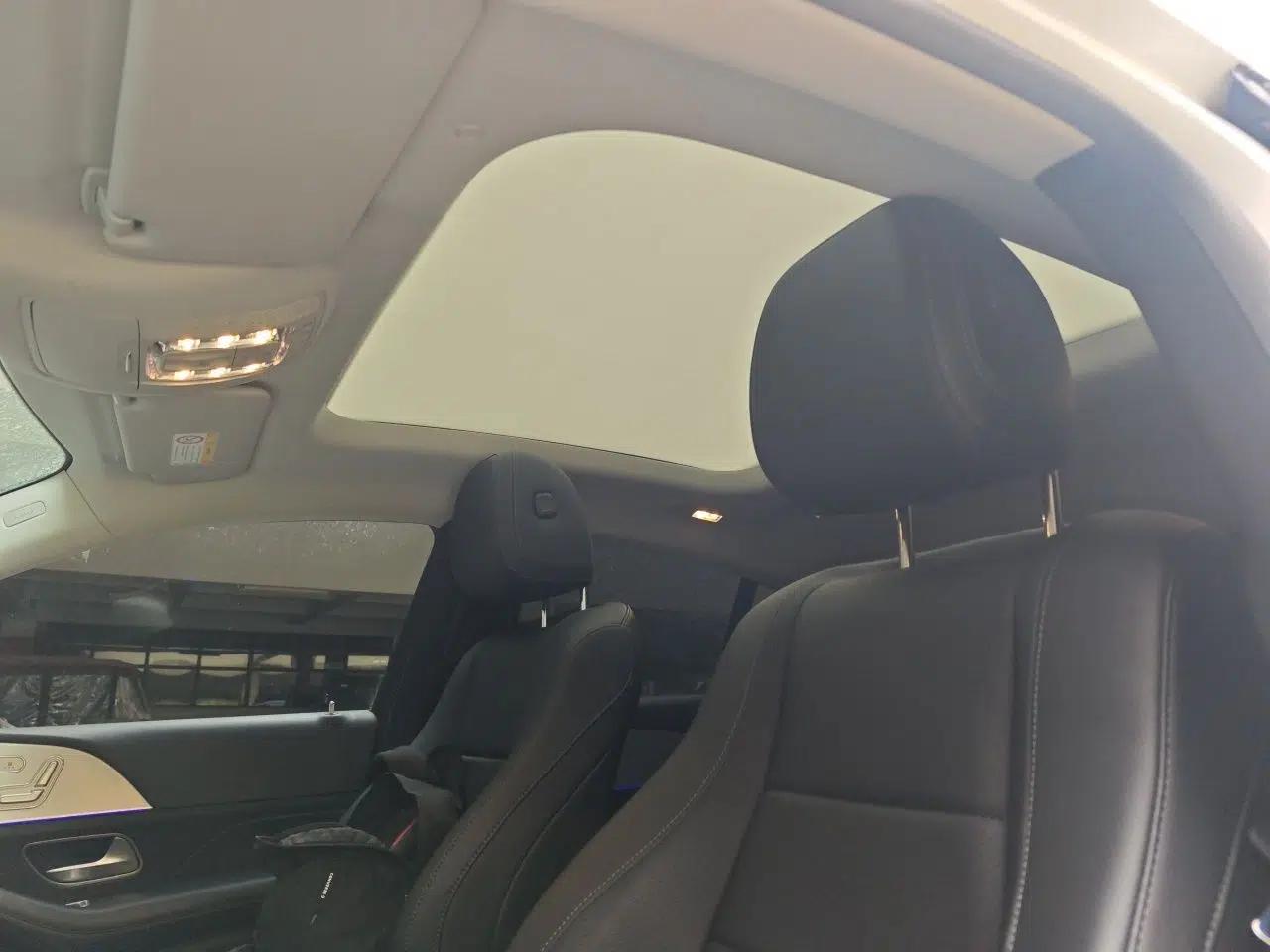 Mercedes-Benz GLE Coupe 2020 GLE 350 4MATIC Coupe SUV Luxury Model — миниатюра 18