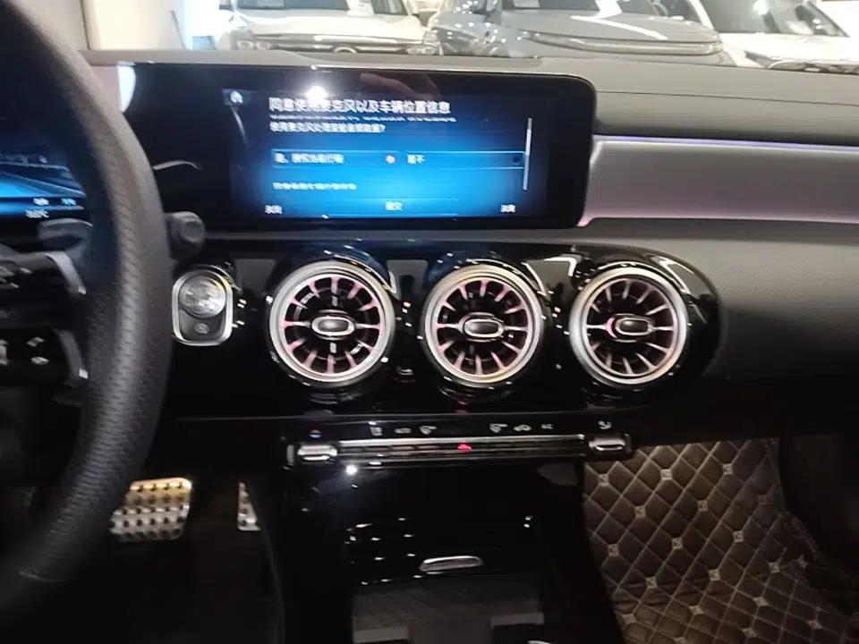 Mercedes-Benz A AMG 2024 Facelift AMG A 35 L 4MATIC — миниатюра 23