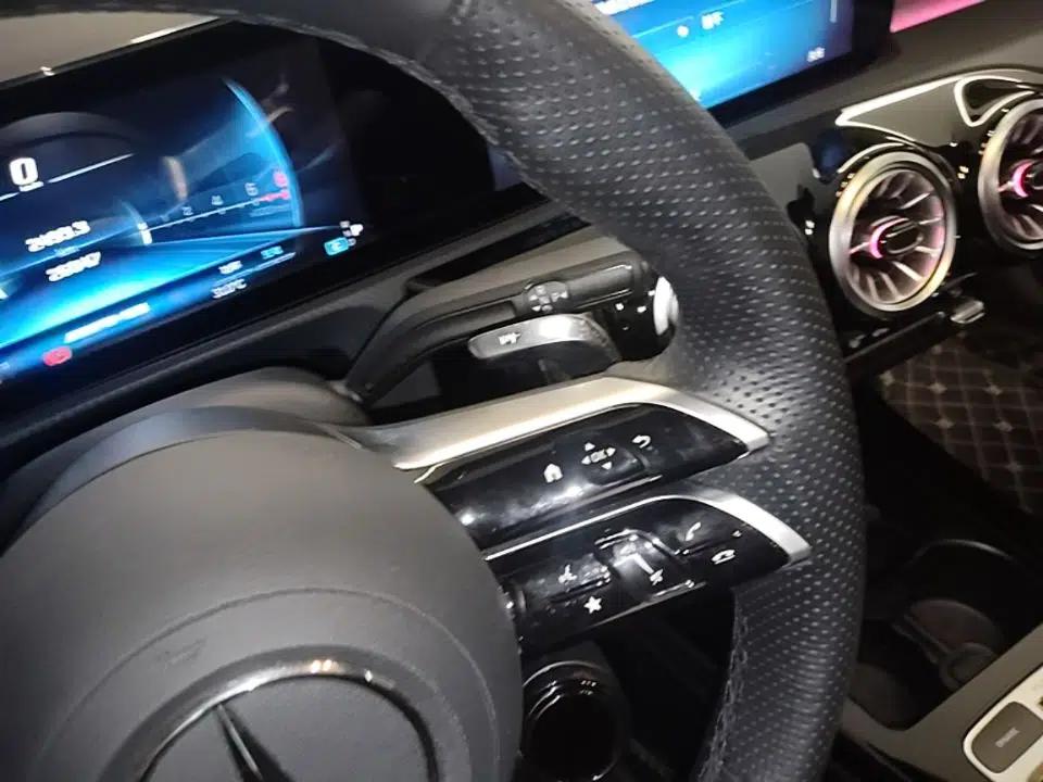 Mercedes-Benz A AMG 2024 Facelift AMG A 35 L 4MATIC — миниатюра 24