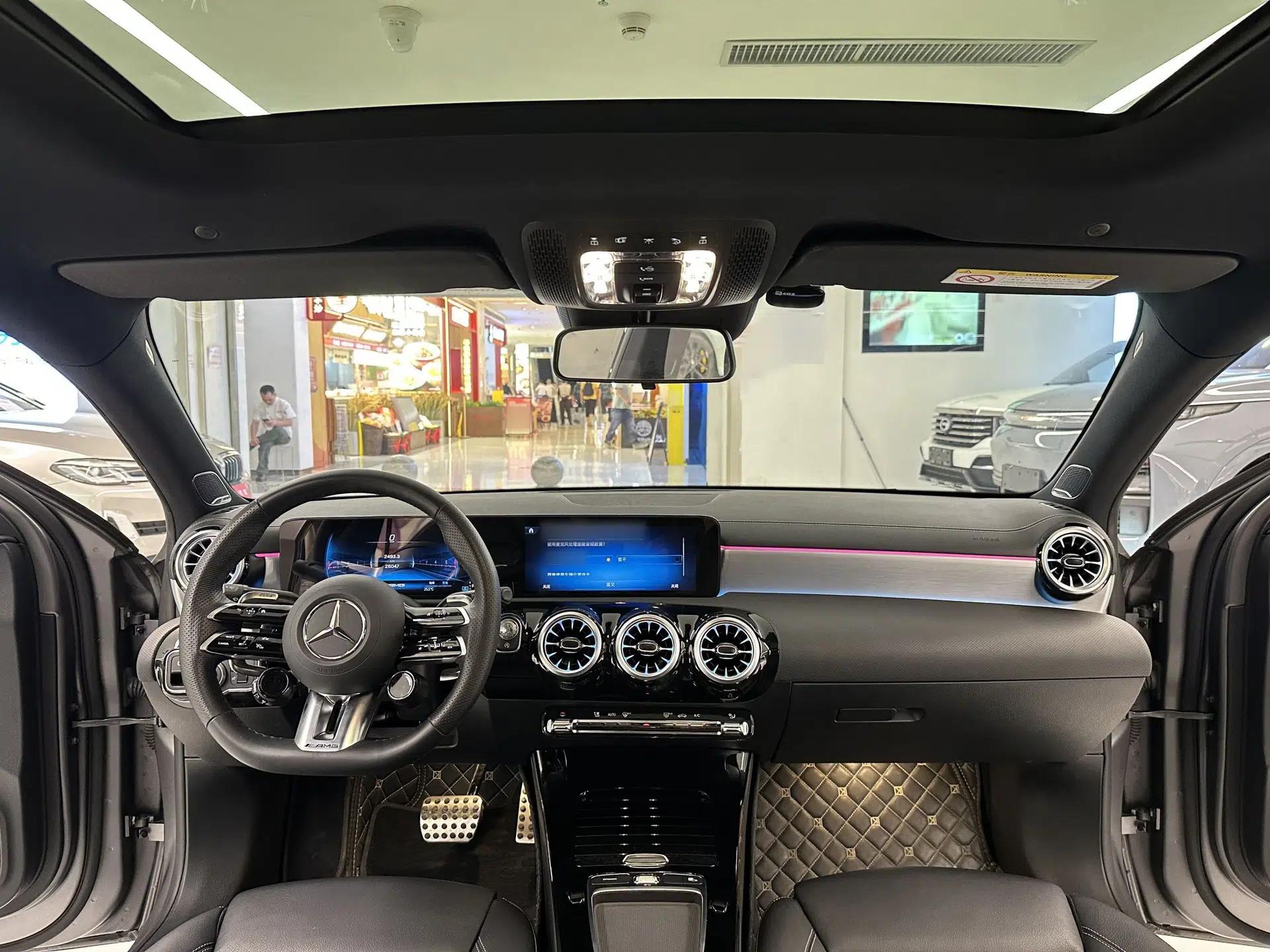 Mercedes-Benz A AMG 2024 Facelift AMG A 35 L 4MATIC — миниатюра 36