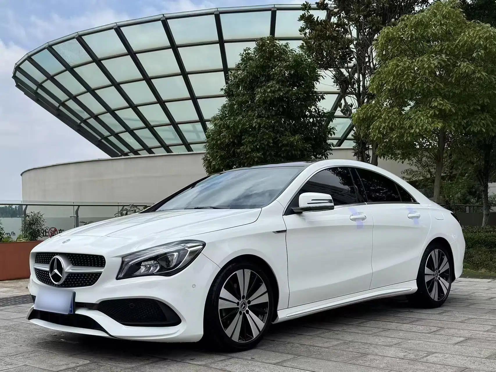 Mercedes-Benz CLA 2018 CLA 200 Style Edition — миниатюра 1