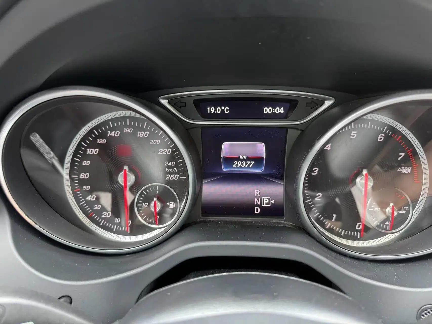 Mercedes-Benz CLA 2018 CLA 200 Style Edition — миниатюра 12