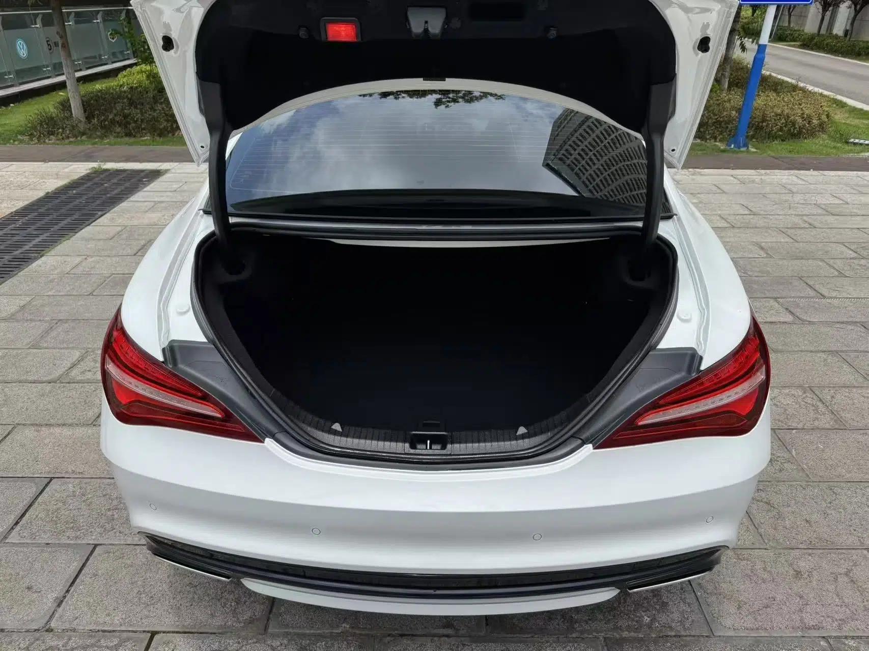 Mercedes-Benz CLA 2018 CLA 200 Style Edition — миниатюра 18