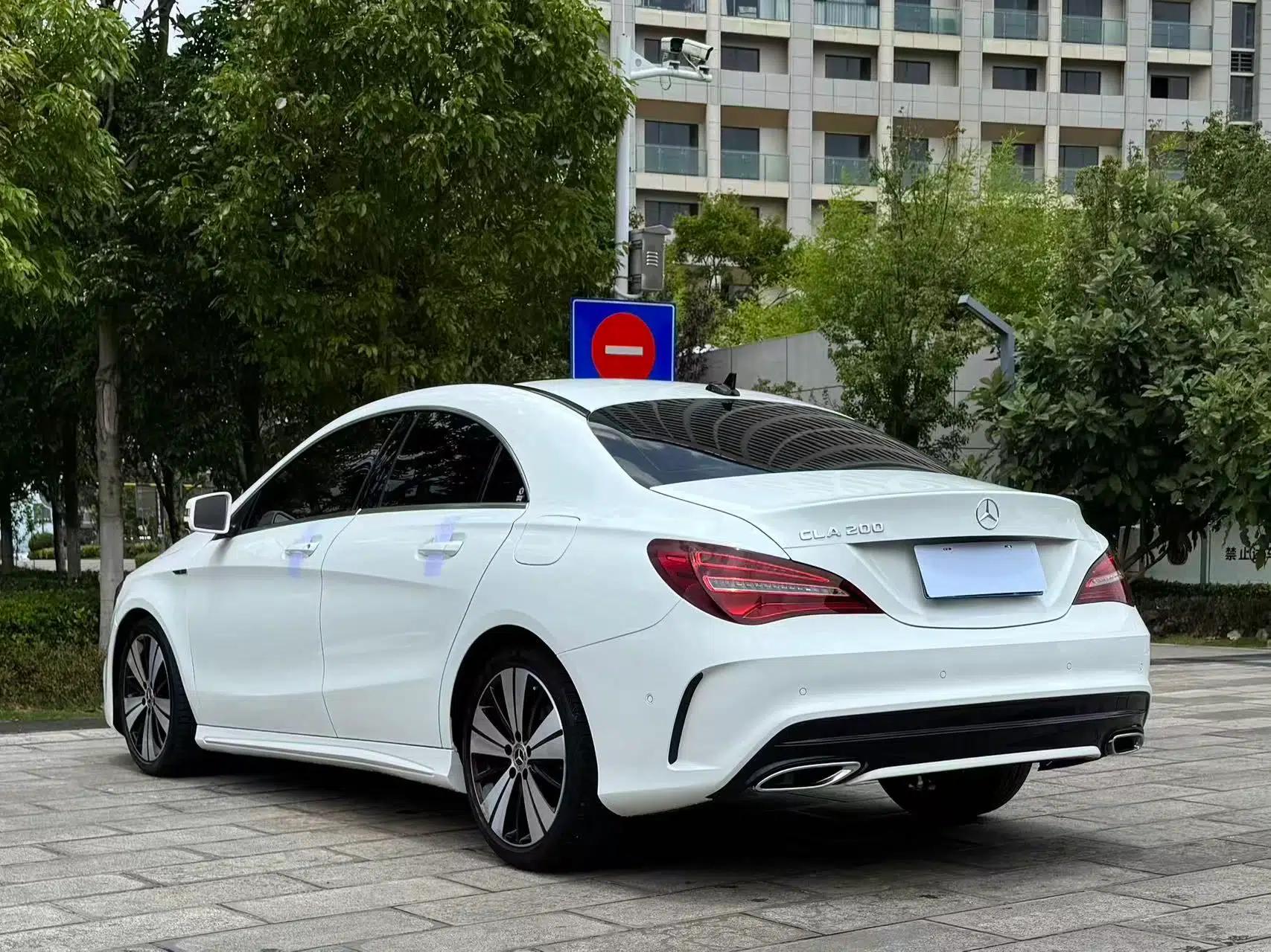 Mercedes-Benz CLA 2018 CLA 200 Style Edition — миниатюра 4