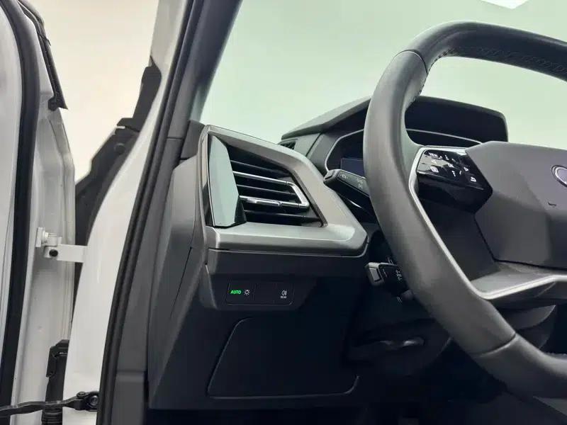 Audi Q4 e-tron 2023 Model 40 e-tron Adventure Edition — миниатюра 18