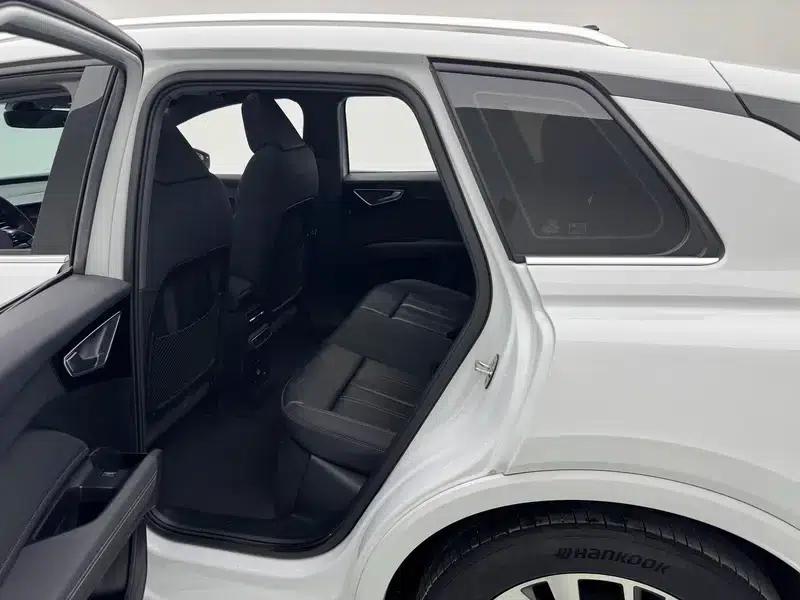 Audi Q4 e-tron 2023 Model 40 e-tron Adventure Edition — миниатюра 22