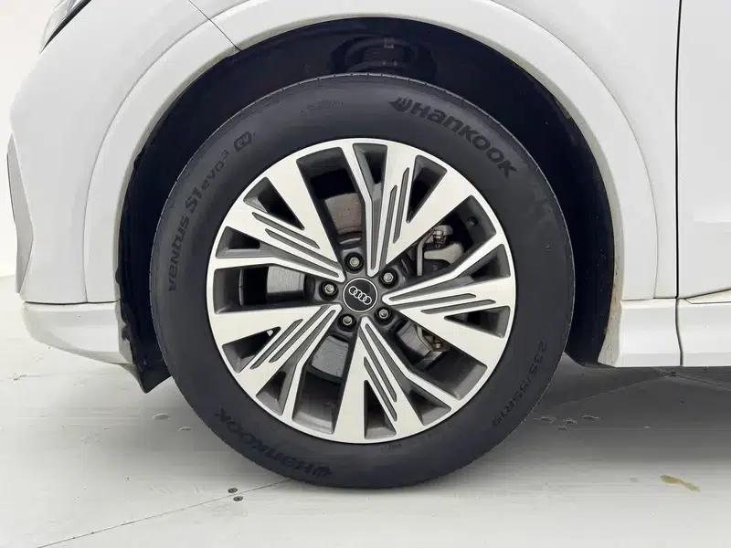 Audi Q4 e-tron 2023 Model 40 e-tron Adventure Edition — миниатюра 9