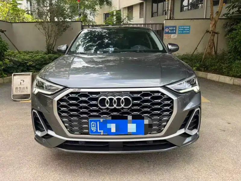 Audi Q3 Sportback 2020 40 TFSI Fashion Edition — миниатюра 2