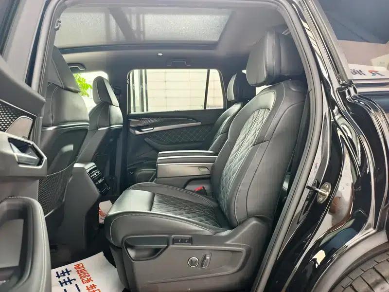 Audi Q6 2024 45TFSI quattro Black Knight Edition Flying Rider Package 6 Seats — миниатюра 14