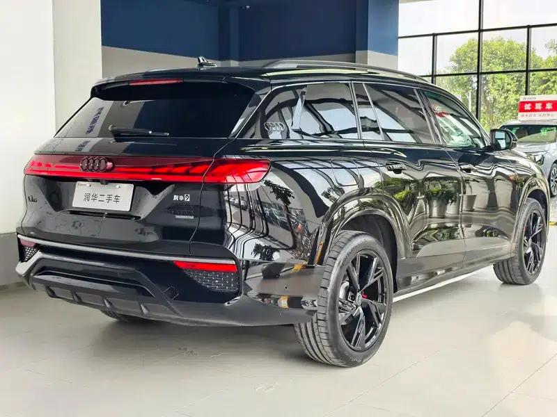 Audi Q6 2024 45TFSI quattro Black Knight Edition Flying Rider Package 6 Seats — миниатюра 4