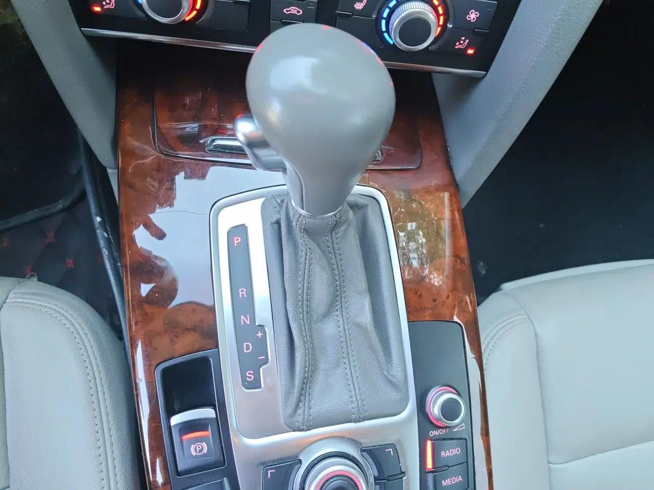 Audi A6L 2011 2.0 TFSI automatic Comfort trim — миниатюра 14