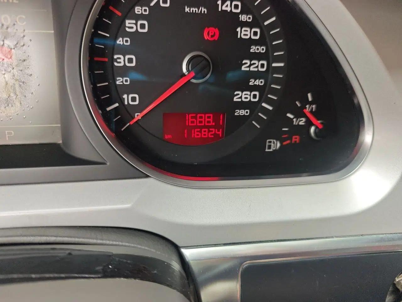 Audi A6L 2011 2.0 TFSI automatic Comfort trim — миниатюра 12