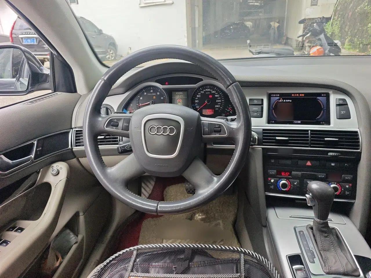 Audi A6L 2011 2.0 TFSI automatic Comfort trim — миниатюра 10