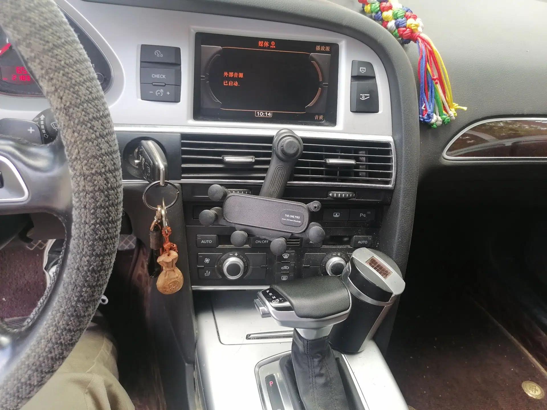 Audi A6L 2011 2.0 TFSI Automatic Standard Edition — миниатюра 13