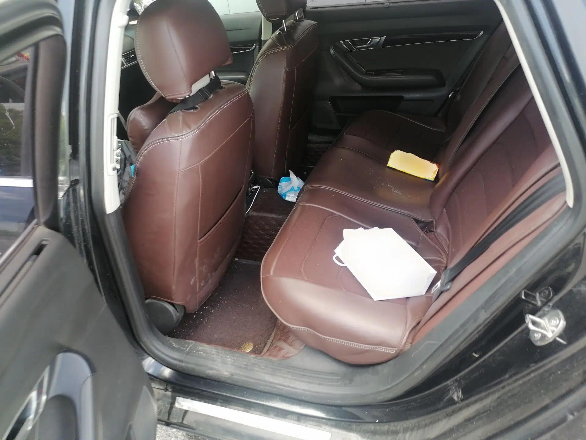 Audi A6L 2011 2.0 TFSI Automatic Standard Edition — миниатюра 17