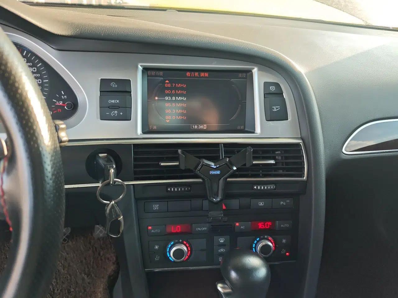 Audi A6L 2011 2.0 TFSI Automatic Standard Edition — миниатюра 13
