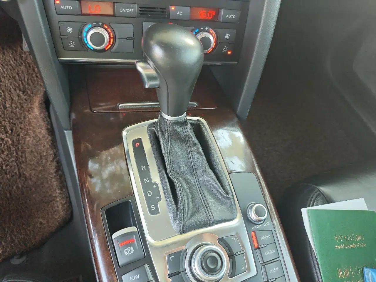 Audi A6L 2011 2.0 TFSI Automatic Standard Edition — миниатюра 14