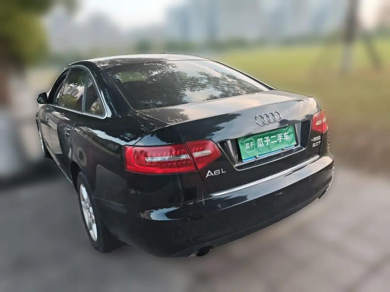 Audi A6L 2011 2.0 TFSI Automatic Standard Edition — миниатюра 4