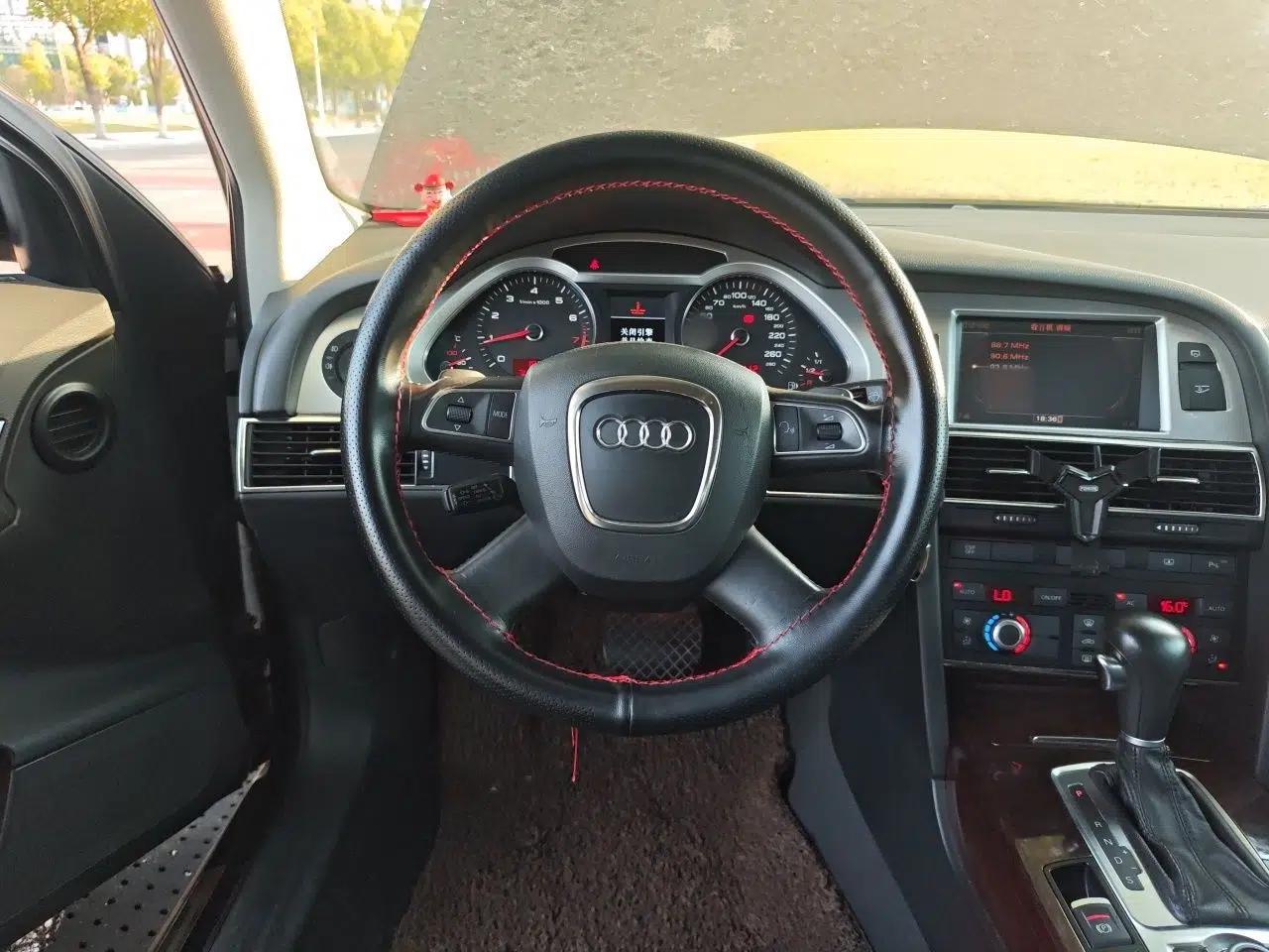 Audi A6L 2011 2.0 TFSI Automatic Standard Edition — миниатюра 10