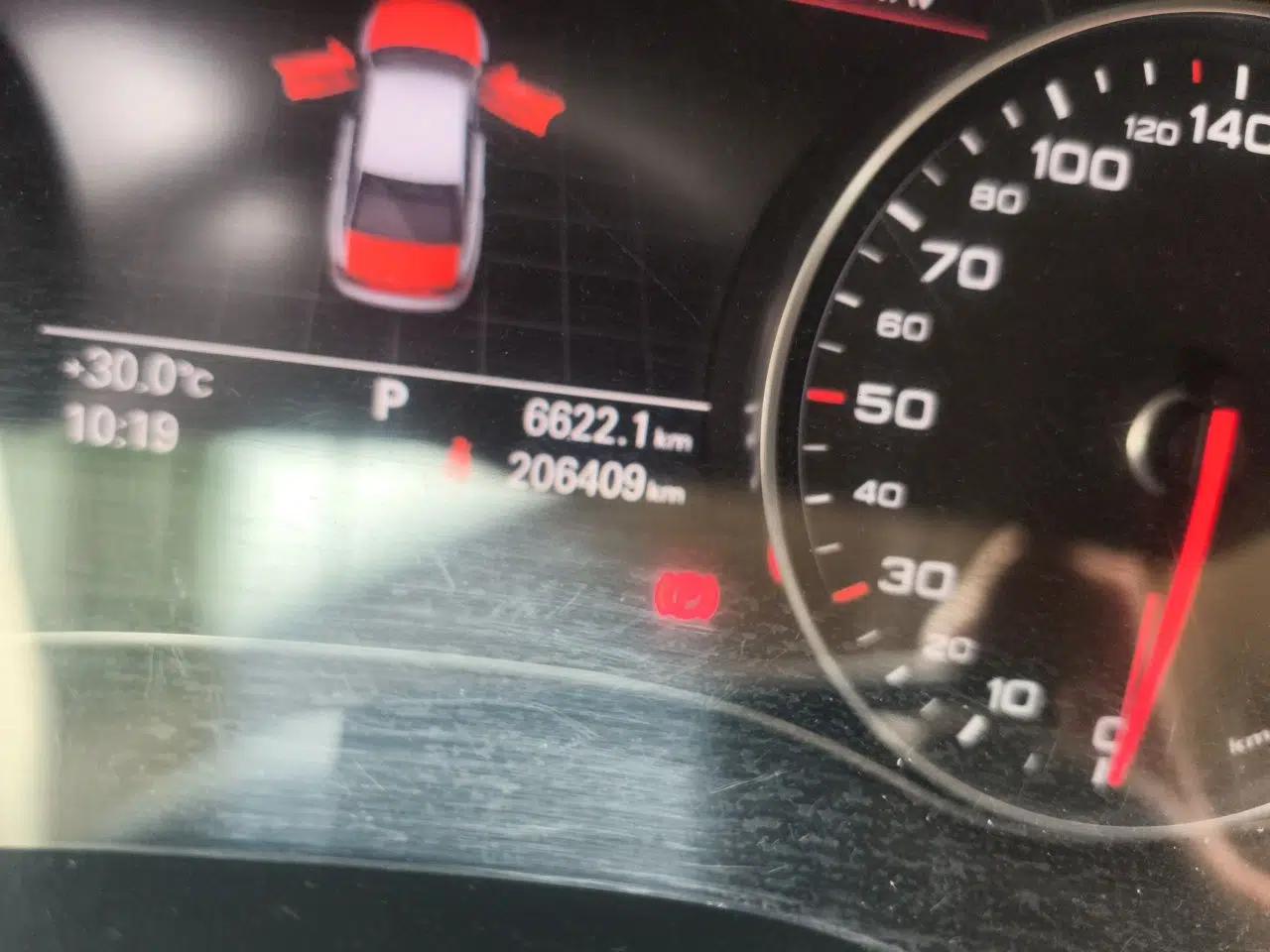 Audi A6L 2012 50 TFSI quattro Luxury Model — миниатюра 12