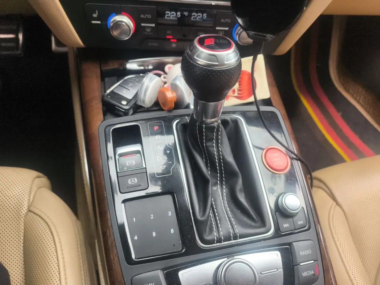 Audi A6L 2012 50 TFSI quattro Luxury Model — миниатюра 14