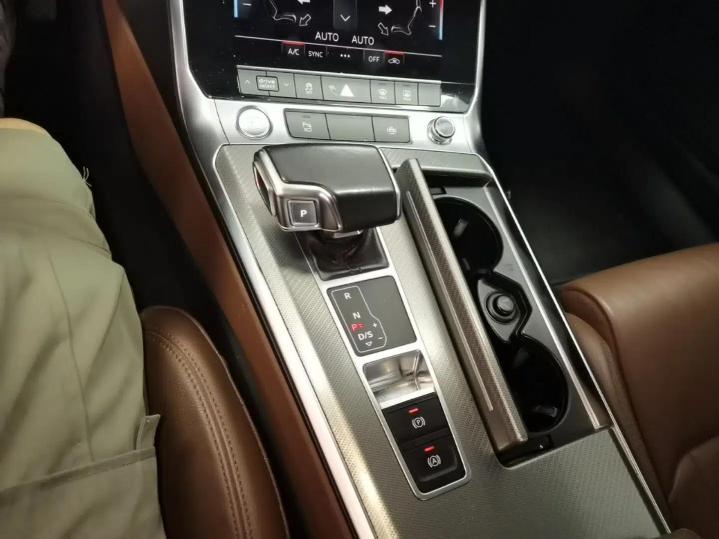 Audi A6L 2019 40 TFSI Luxury Prestige Edition — миниатюра 16