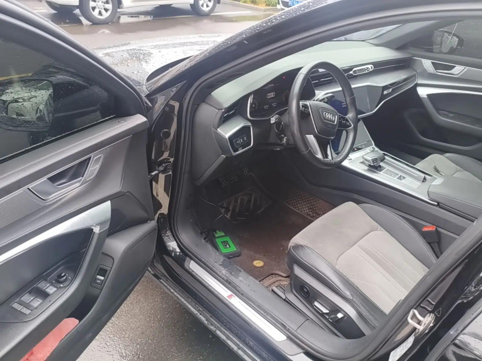 Audi A6L 2023 40 TFSI Luxury Dynamic Model — миниатюра 23