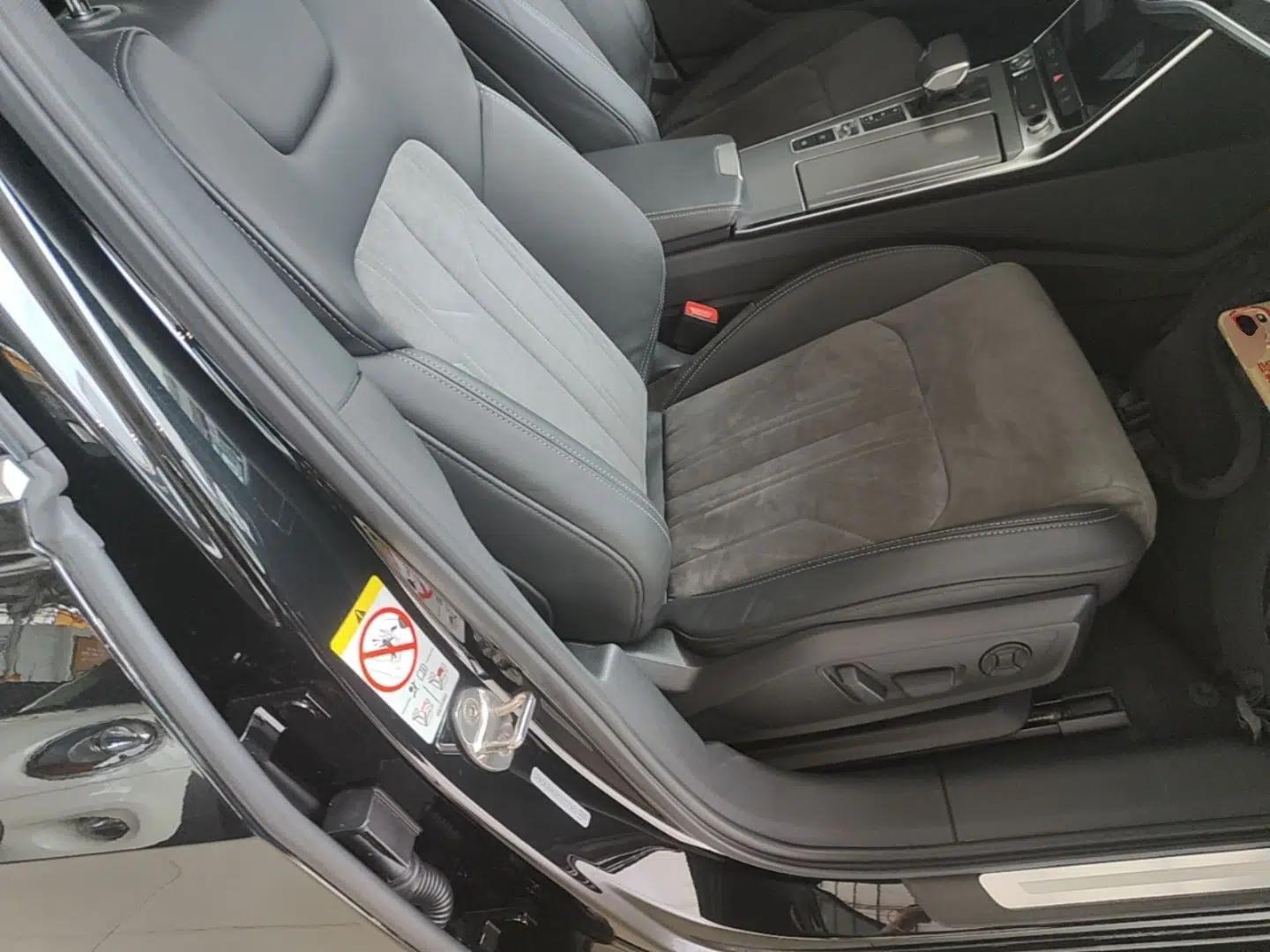 Audi A6L 2019 40 TFSI Luxury Dynamic Model — миниатюра 24