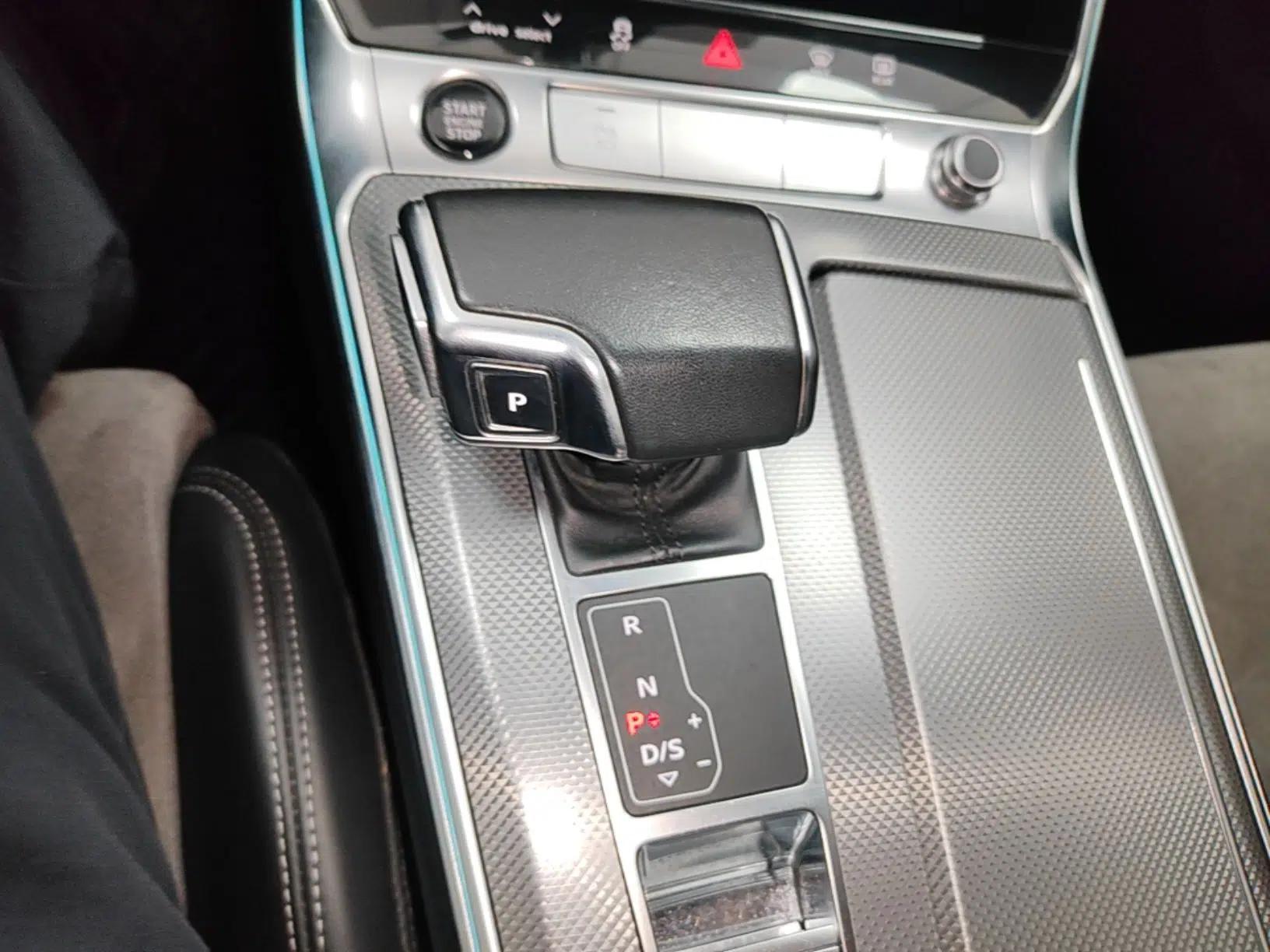 Audi A6L 2023 Revised 45 TFSI Prestige Dynamic Edition — миниатюра 16
