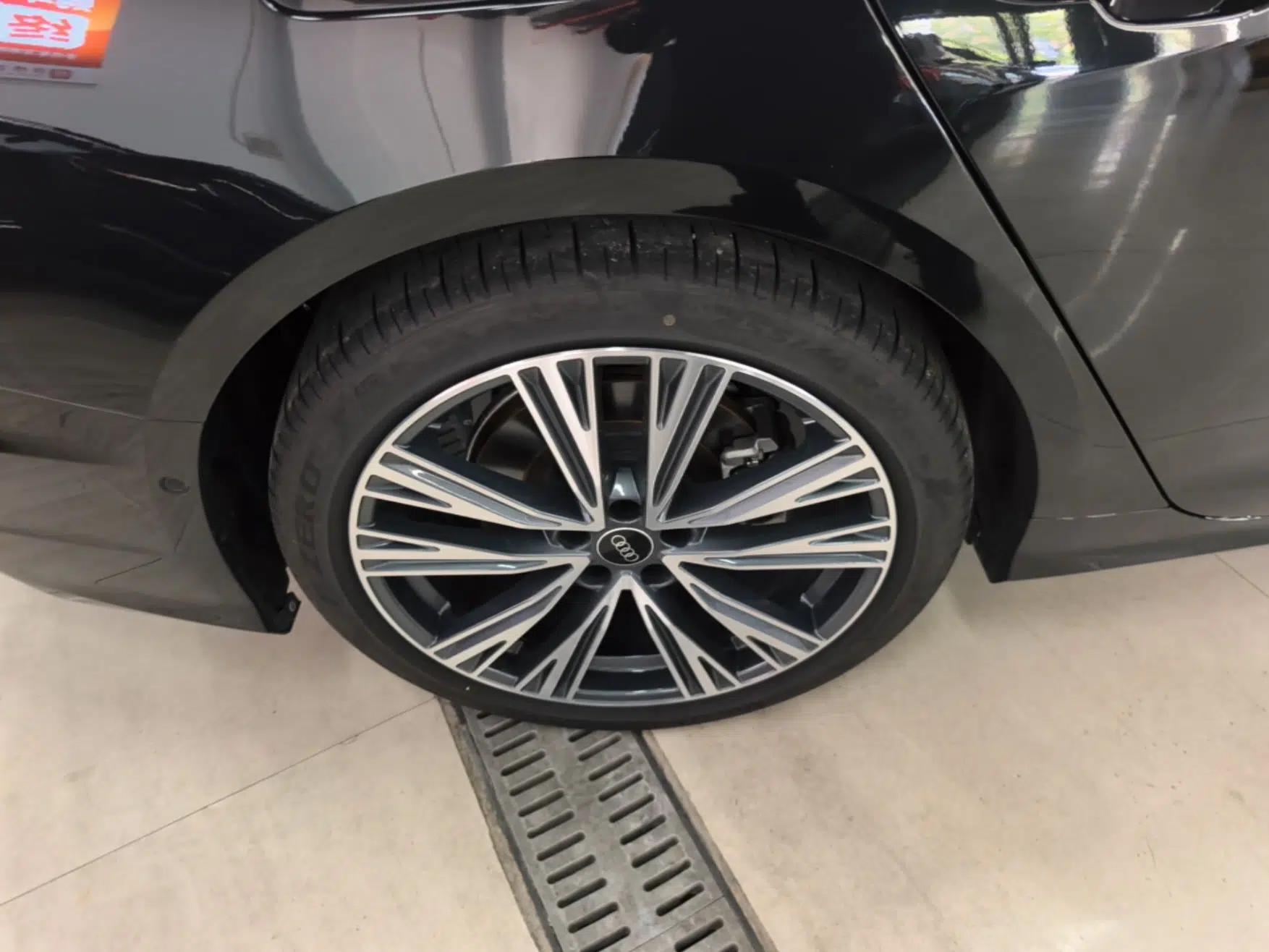 Audi A6L 2025 Revised 45 TFSI Prestige Dynamic Edition — миниатюра 11