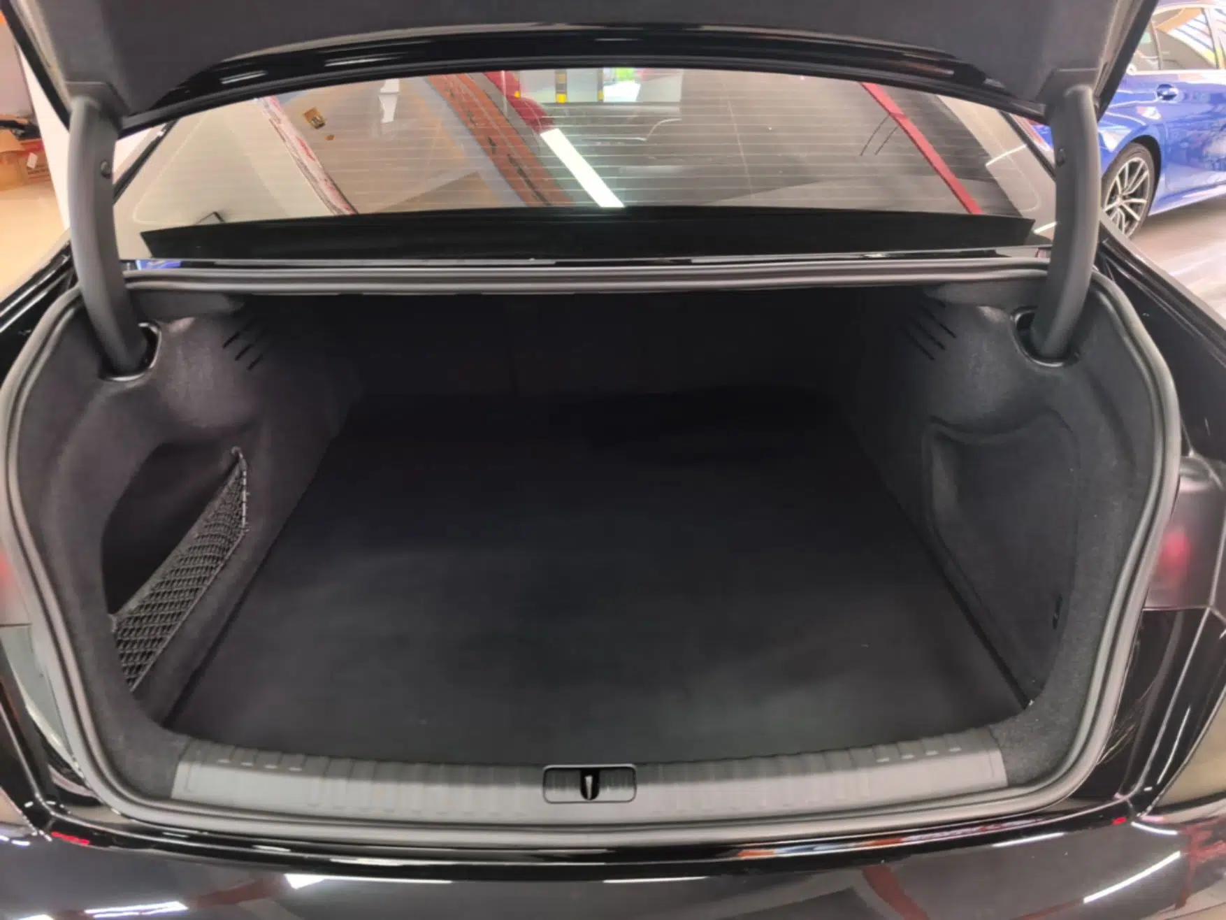 Audi A6L 2025 Revised 45 TFSI Prestige Dynamic Edition — миниатюра 22