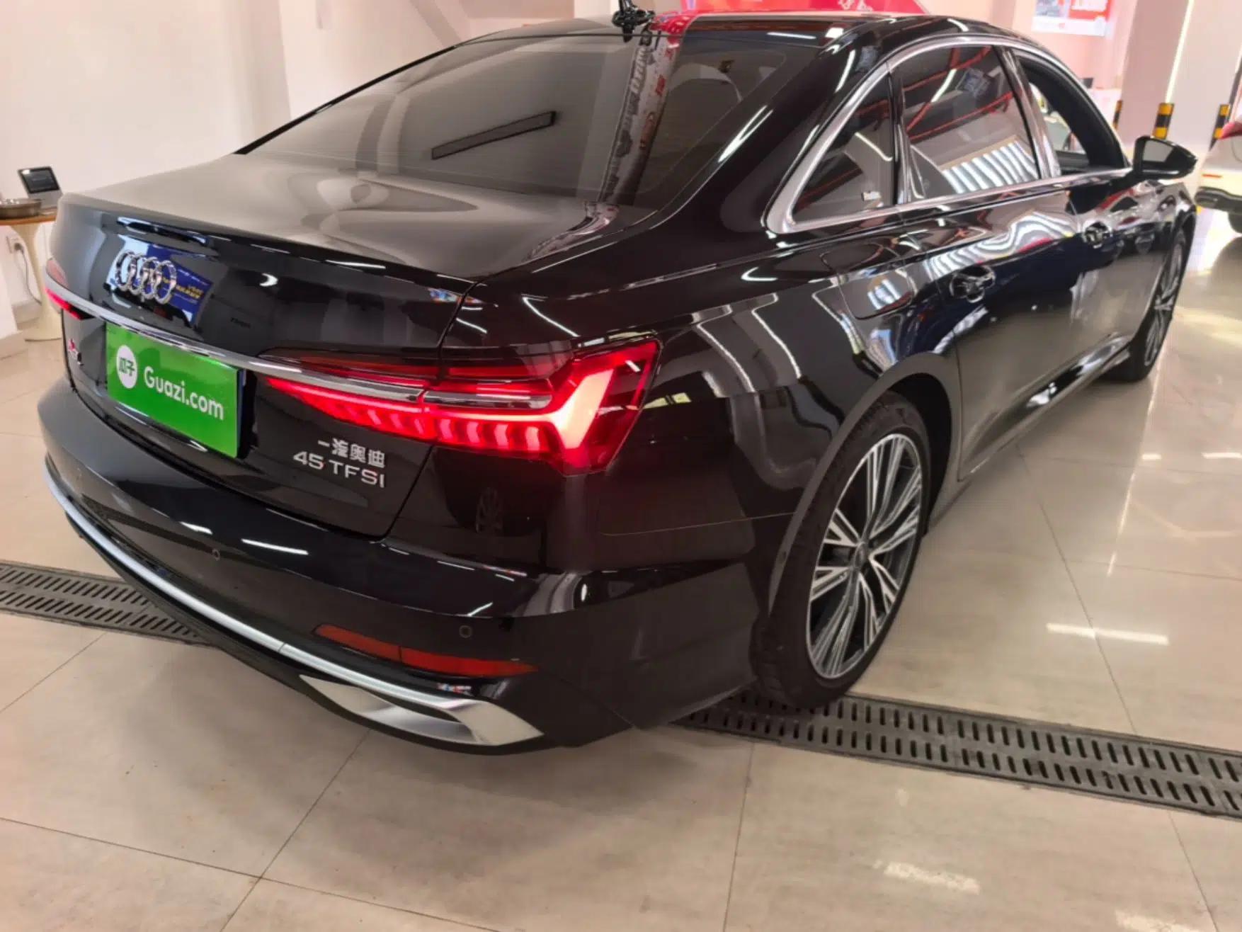 Audi A6L 2025 Revised 45 TFSI Prestige Dynamic Edition — миниатюра 6