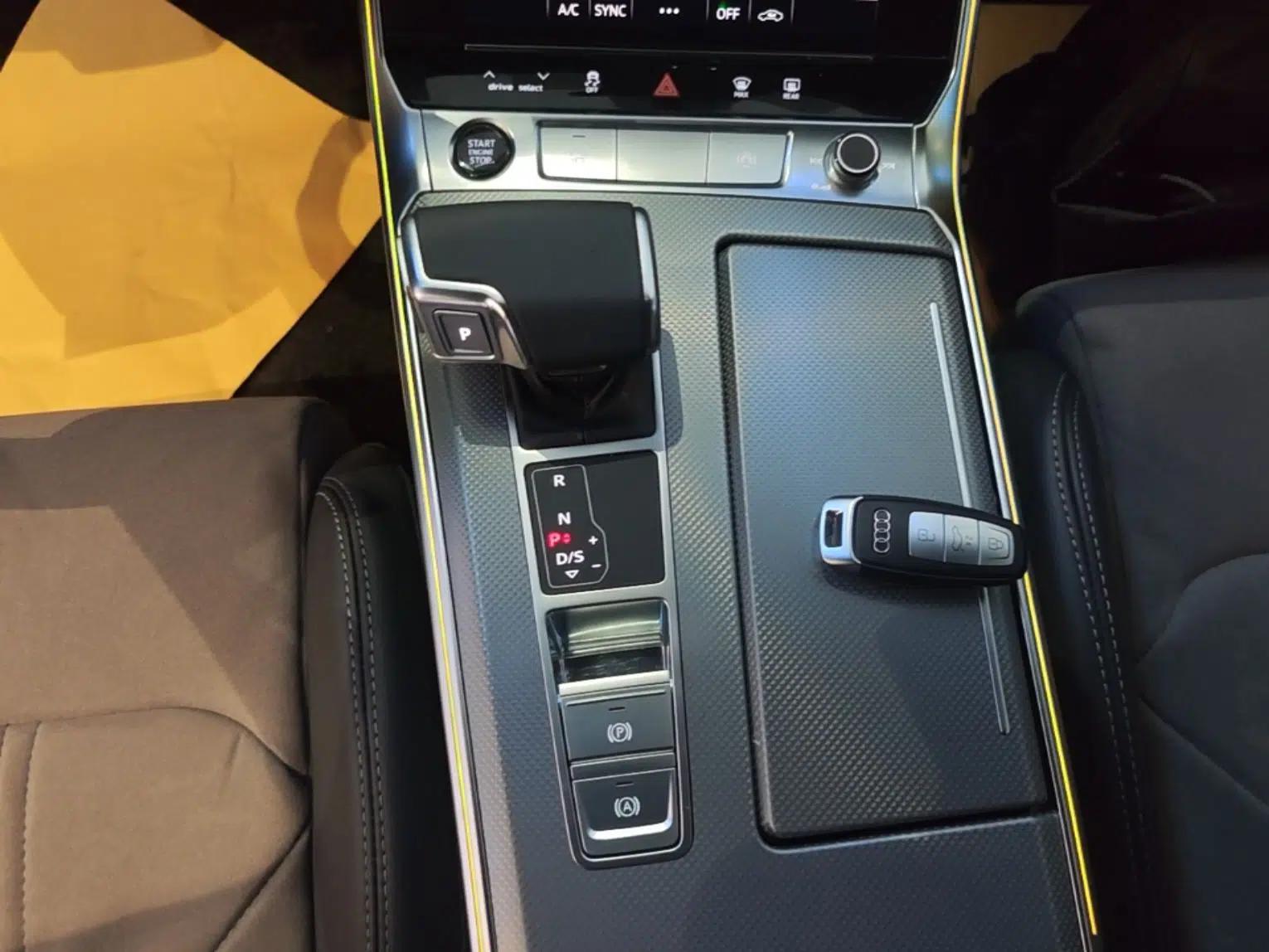 Audi A6L 2023 Revised 45 TFSI Prestige Dynamic Edition — миниатюра 21
