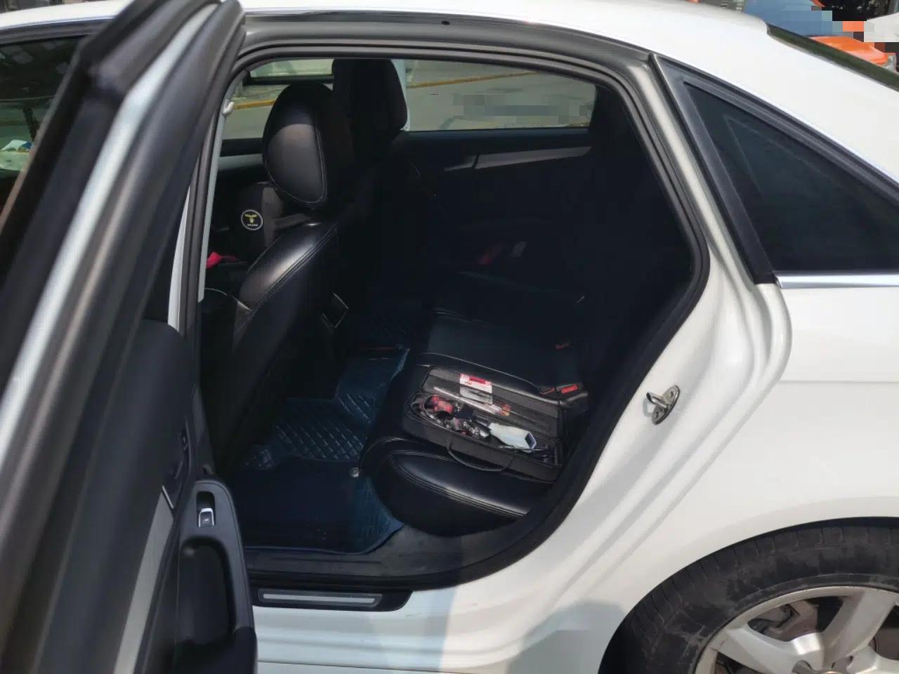 Audi A4L 2016 30 TFSI Collector's Edition Automatic Comfort Model — миниатюра 17