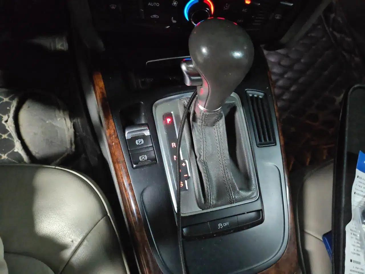 Audi A4L 2010 2.0 TFSI Technology Edition — миниатюра 14