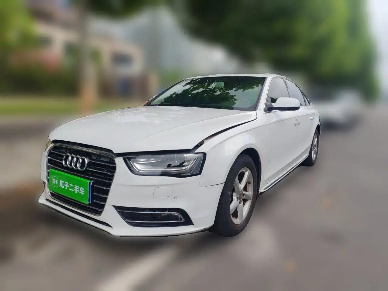 Audi A4L 2015 35 TFSI Automatic Standard Model — миниатюра 1