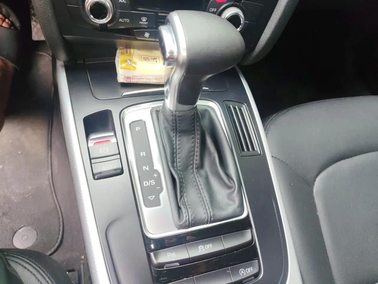 Audi A4L 2015 35 TFSI Automatic Standard Model — миниатюра 14