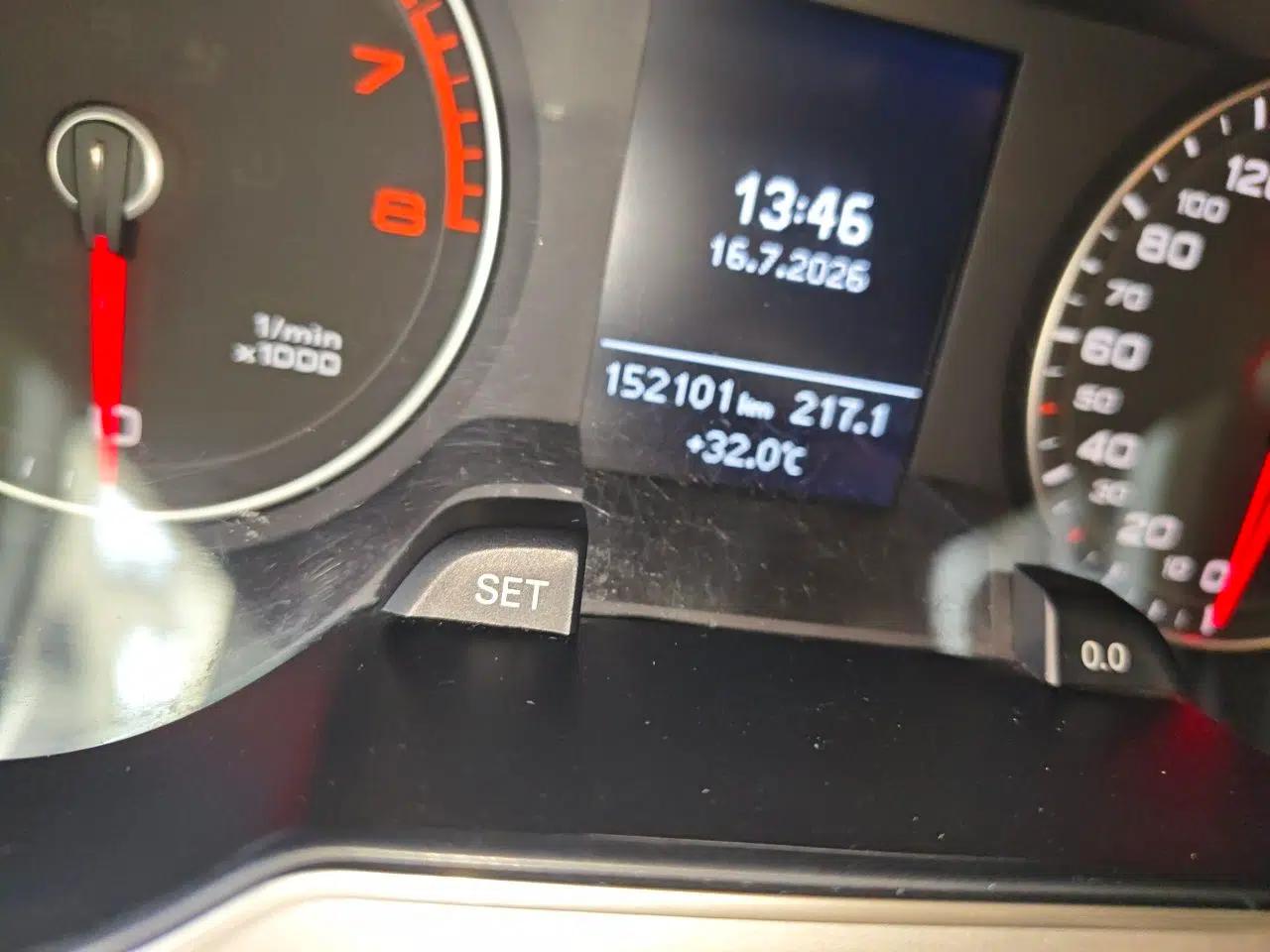 Audi A4L 2015 35 TFSI Automatic Comfort Model — миниатюра 12