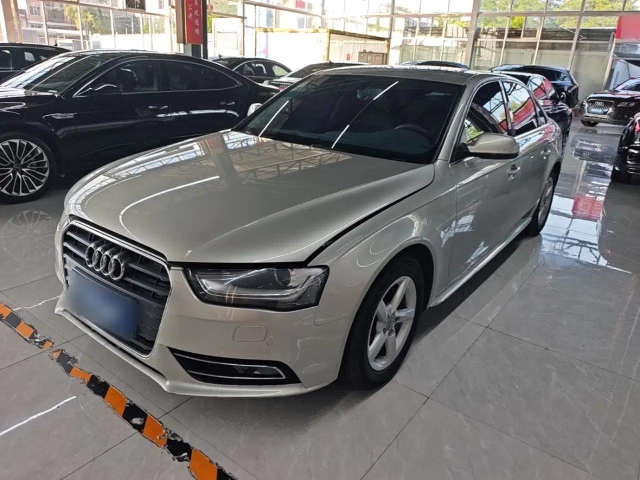 Audi A4L 2015 35 TFSI Automatic Standard Model — миниатюра 1