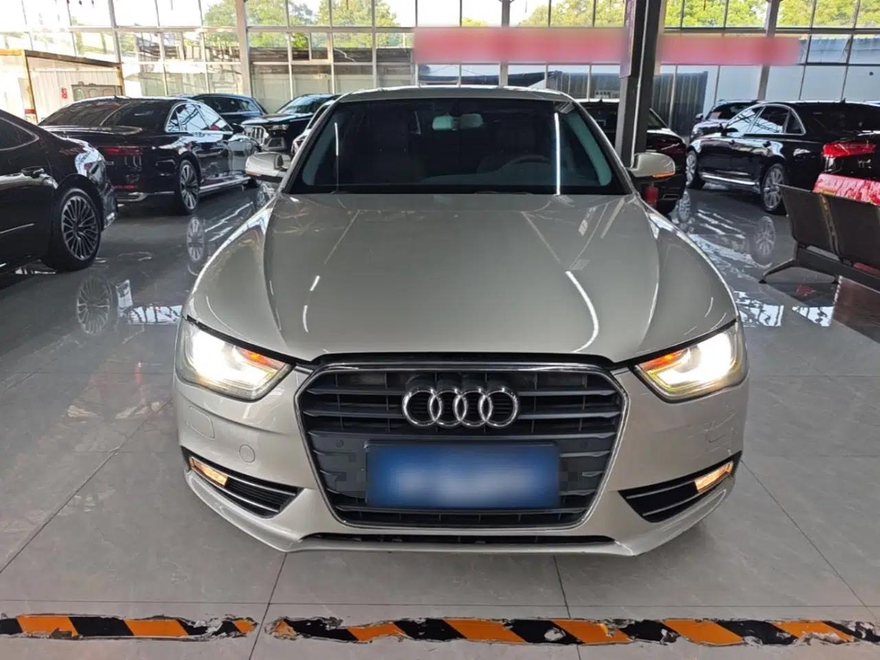 Audi A4L 2015 35 TFSI Automatic Standard Model — миниатюра 2