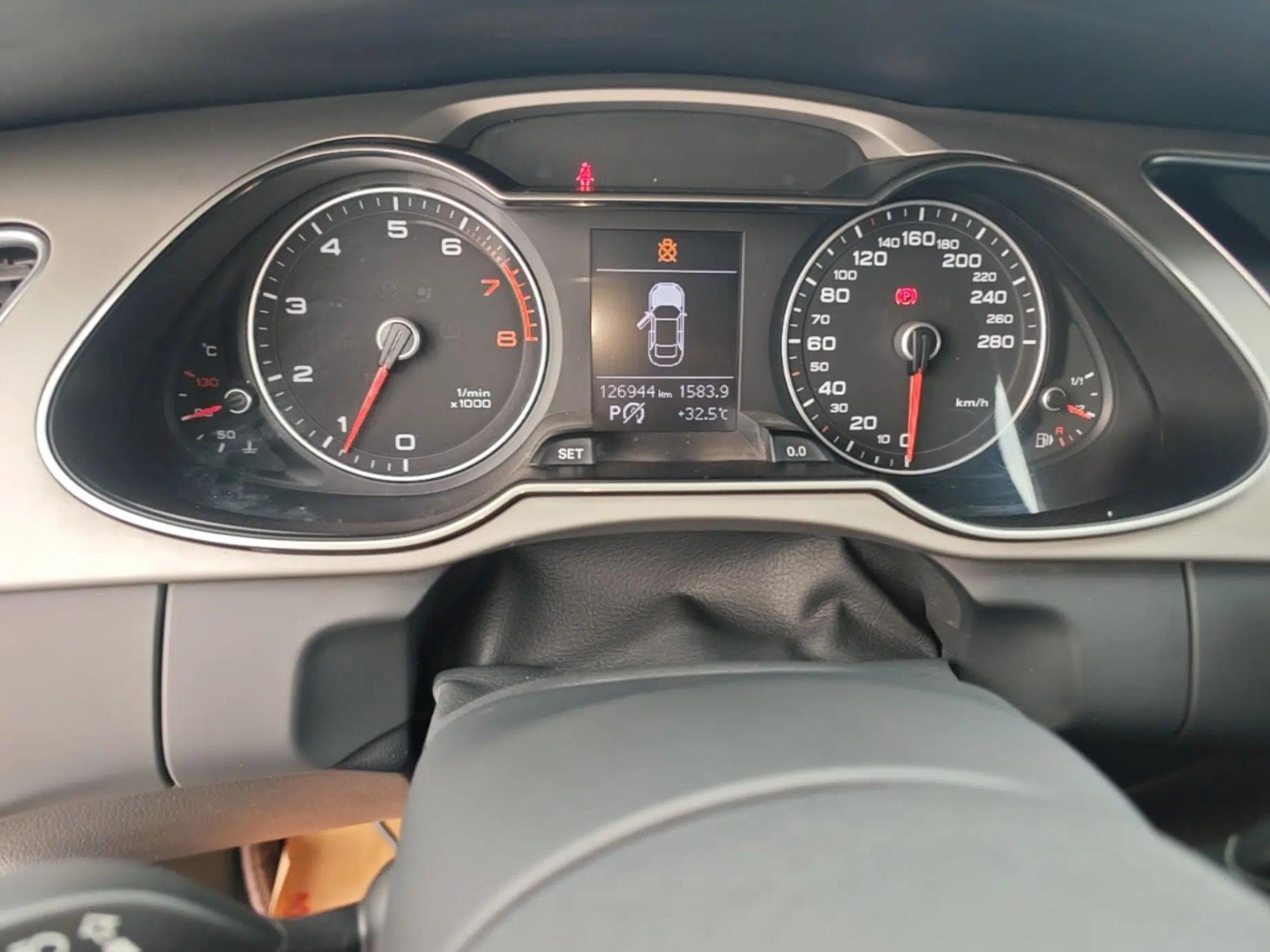 Audi A4L 2016 35 TFSI Automatic Comfort Model — миниатюра 14