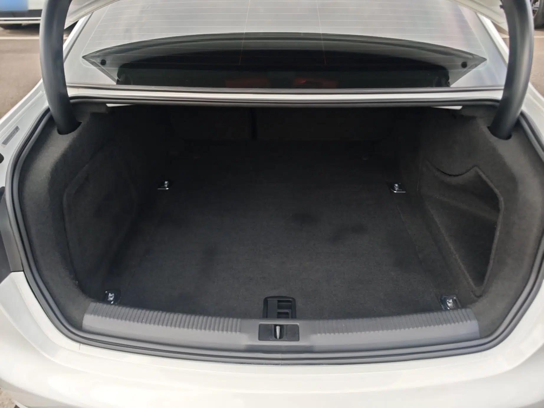 Audi A4L 2016 35 TFSI Automatic Comfort Model — миниатюра 22