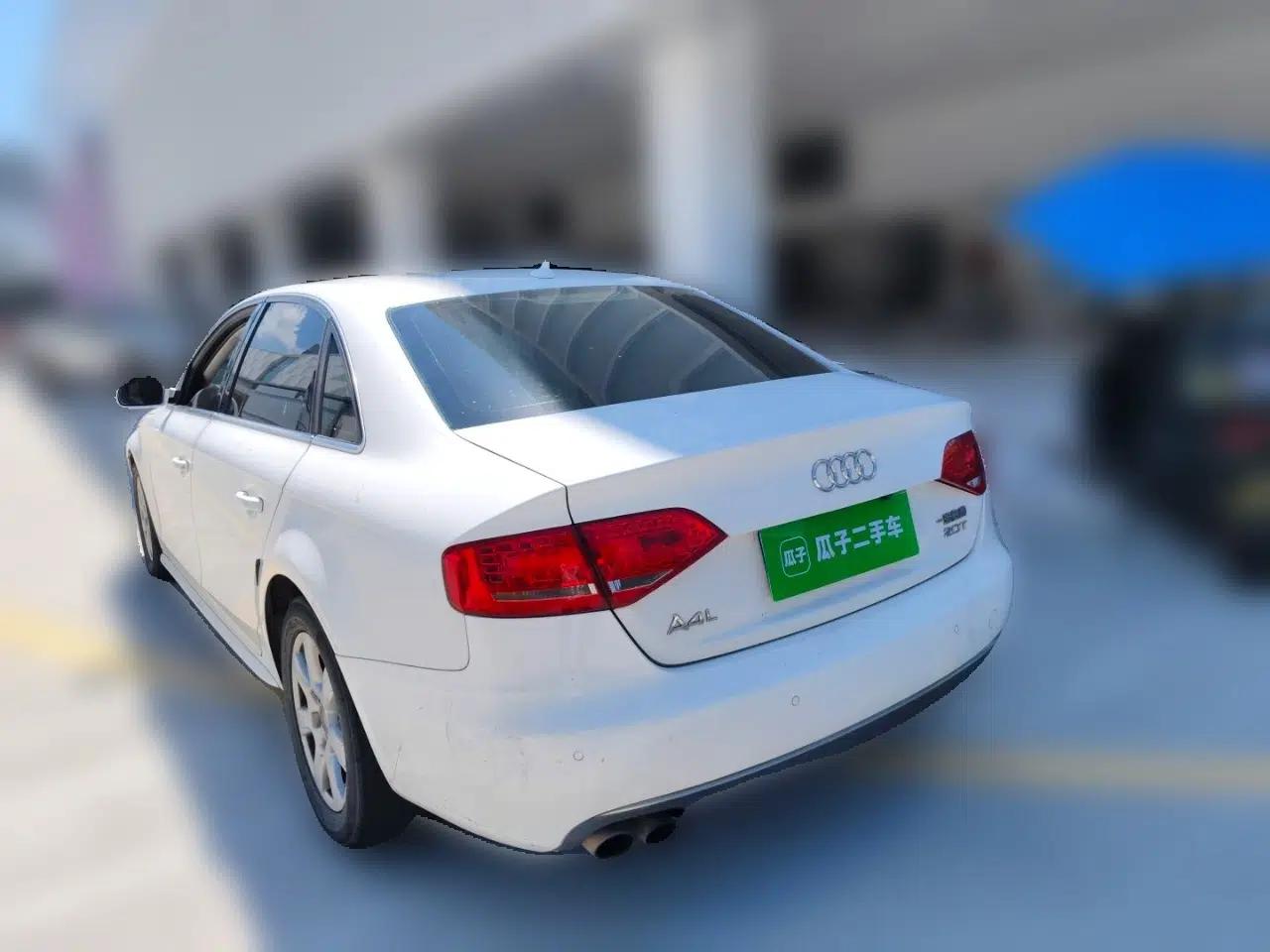 Audi A4L 2012 2.0 TFSI automatic standard version — миниатюра 4