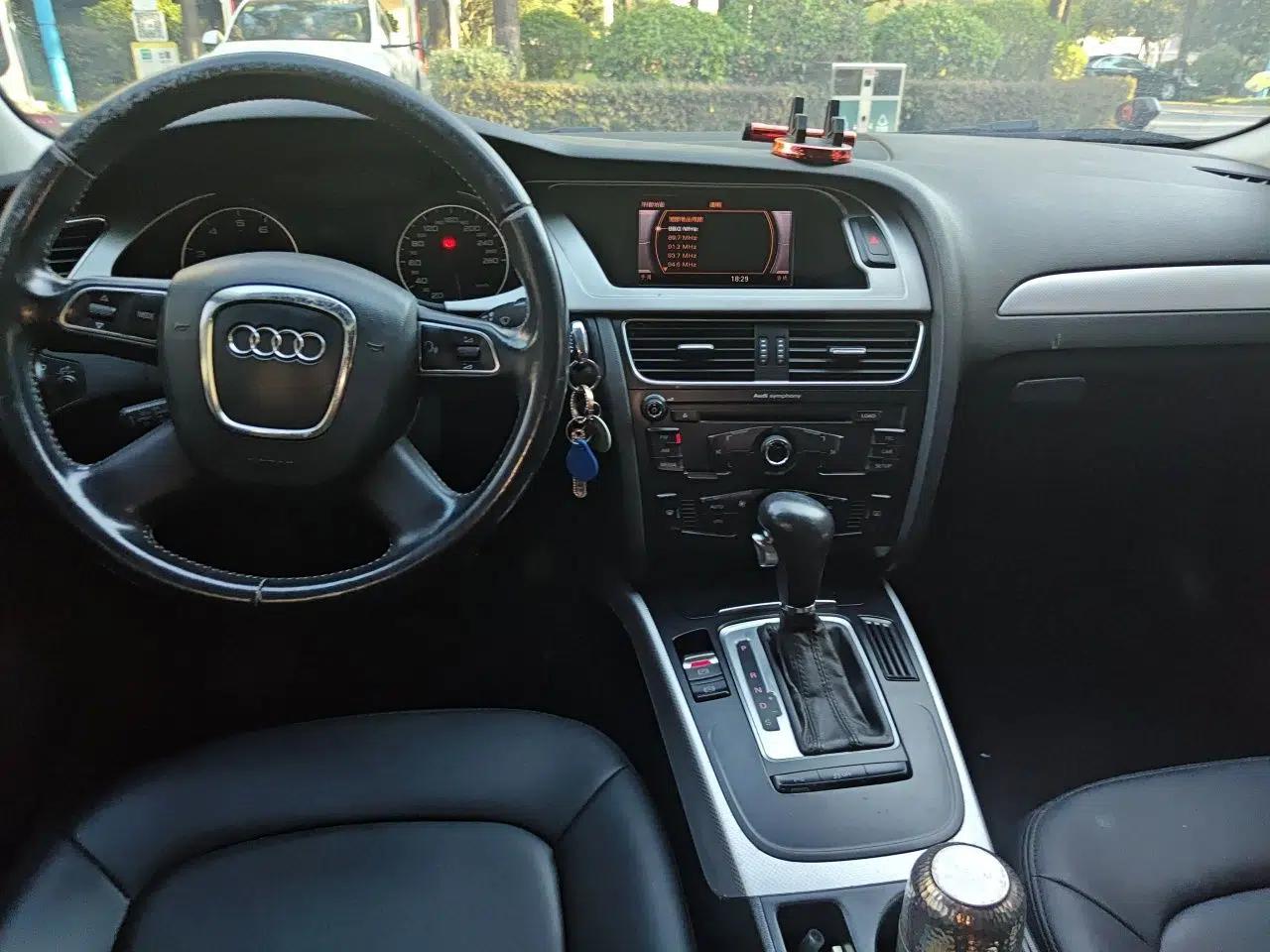 Audi A4L 2012 2.0 TFSI automatic standard version — миниатюра 9