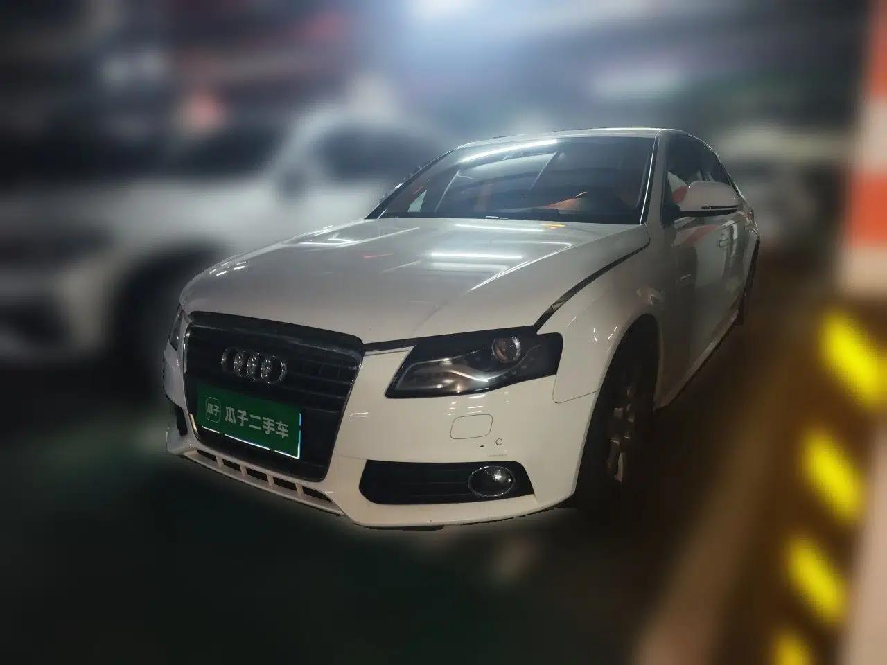 Audi A4L 2012 2.0 TFSI automatic Comfort trim level — миниатюра 1