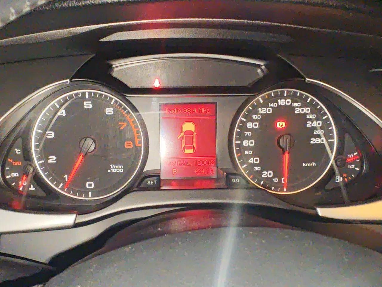 Audi A4L 2012 2.0 TFSI automatic Comfort trim level — миниатюра 11