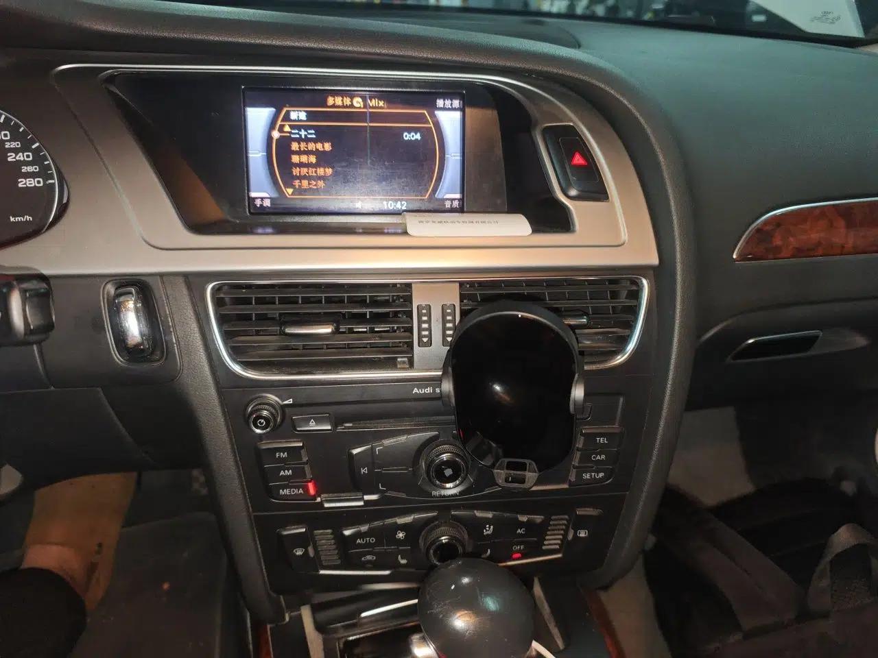 Audi A4L 2011 2.0 TFSI Comfort Model — миниатюра 13