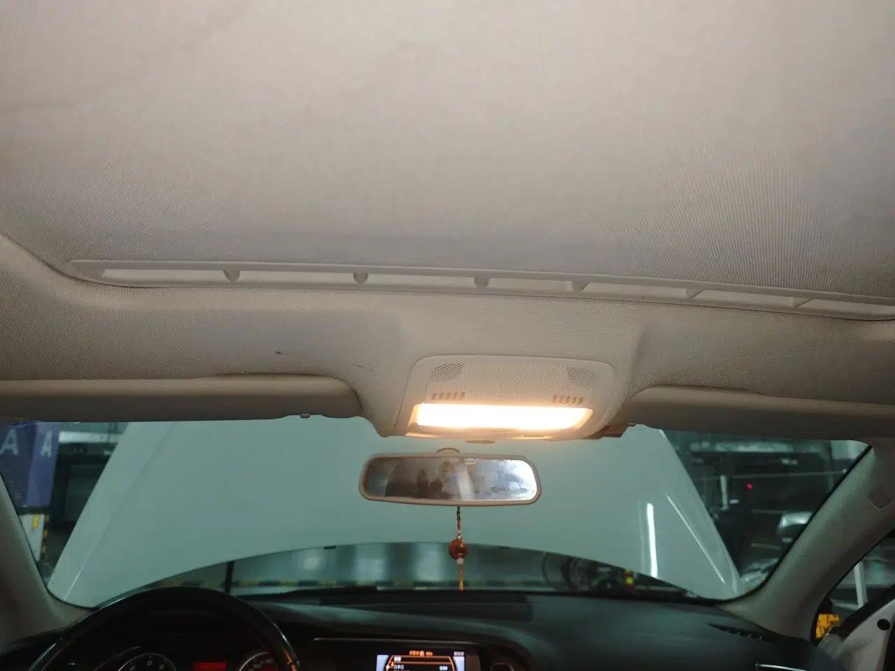 Audi A4L 2011 2.0 TFSI Comfort Model — миниатюра 18