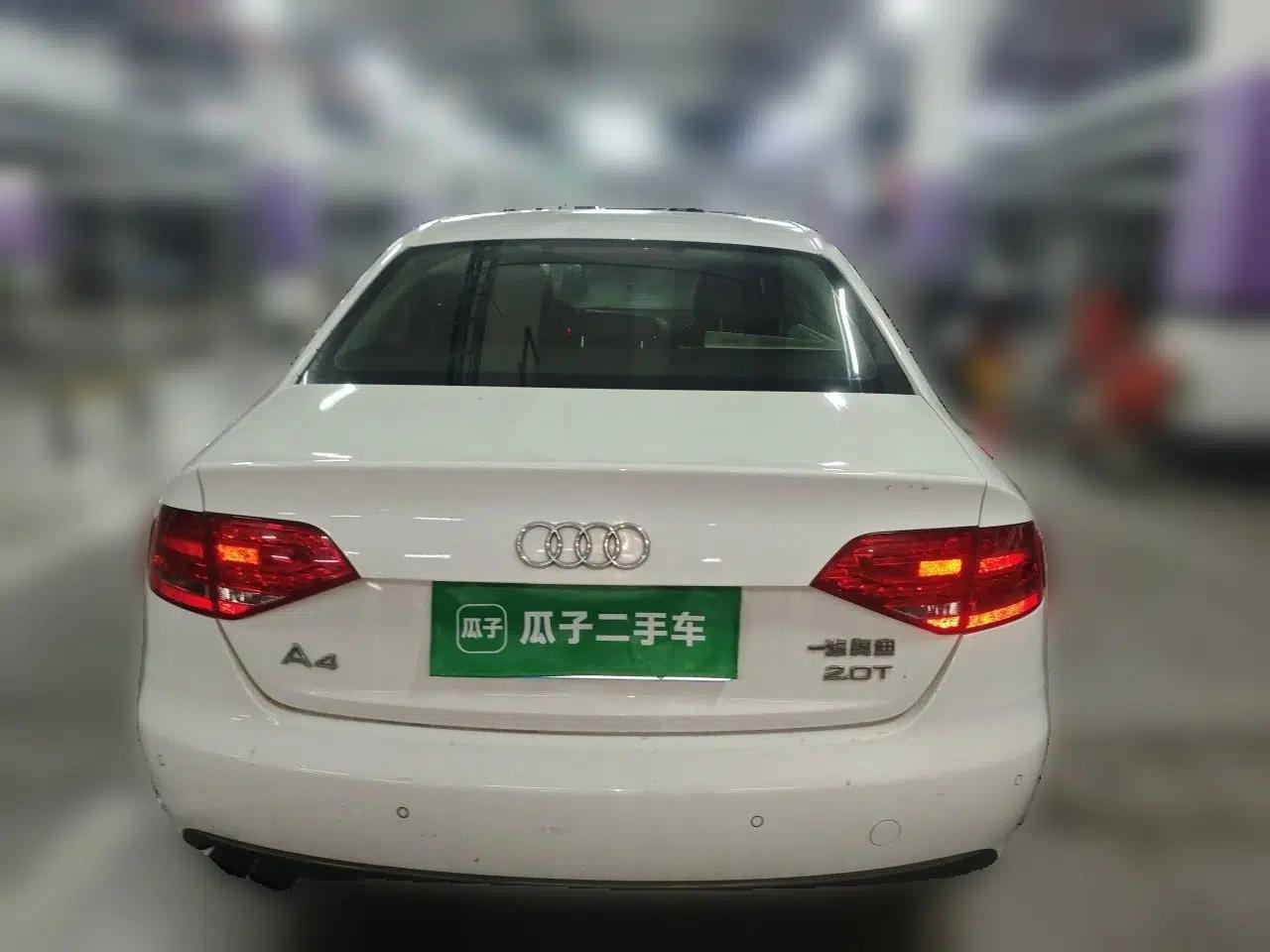 Audi A4L 2011 2.0 TFSI Comfort Model — миниатюра 5