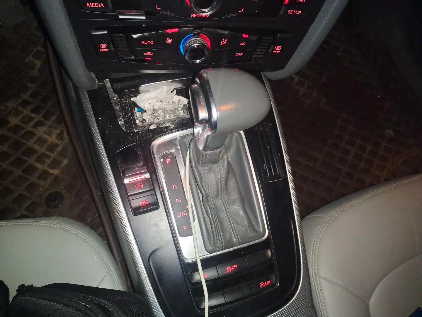 Audi A4L 2013 35 TFSI Automatic Standard Model — миниатюра 14